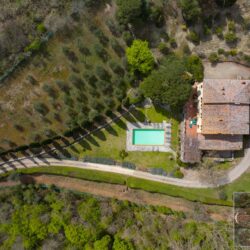The perfect Tuscan property for sale in Chianti with pool (64)
