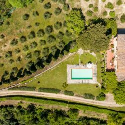 The perfect Tuscan property for sale in Chianti with pool (75)