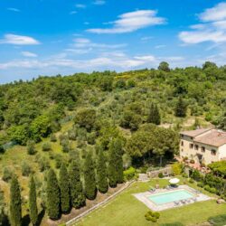 The perfect Tuscan property for sale in Chianti with pool (76)