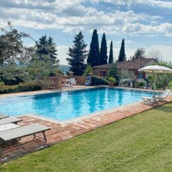 Tuscan Farmhouse with Pool for sale near Castiglion Fiorentino (2)