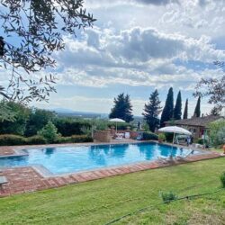 Tuscan Farmhouse with Pool for sale near Castiglion Fiorentino (3)