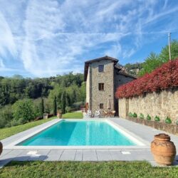 Tuscan stone house with pool, land and views for sale near Pescia (10)