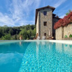 Tuscan stone house with pool, land and views for sale near Pescia (32)
