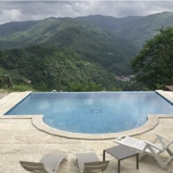 Villa with Infinity Pool and wonderful views for sale in Tuscany (11)