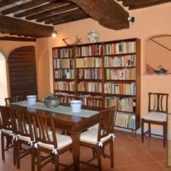 v566611 Farmhouse with annexes and pool for sale near Radicondoli in Tuscany (14)