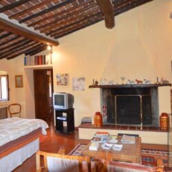v566611 Farmhouse with annexes and pool for sale near Radicondoli in Tuscany (17)