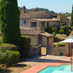 v566611 Farmhouse with annexes and pool for sale near Radicondoli in Tuscany (4)