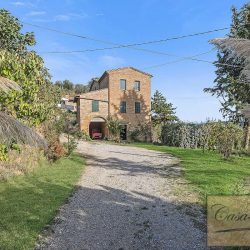 Farmhouse near Montepulciano for Sale image 4