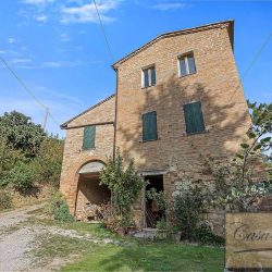 Farmhouse near Montepulciano for Sale image 1