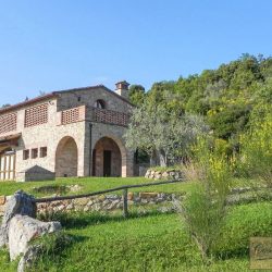 Detached House on a Tuscan Borgo image 9