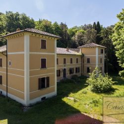 Tuscan Estate to Restore image 25