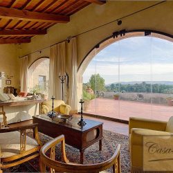 Luxury Tuscan Villa for Sale image 16
