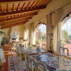 Luxury Tuscan Villa for Sale image 18