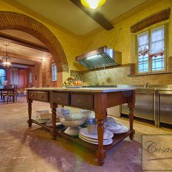 Luxury Tuscan Villa for Sale image 14