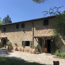 Farmhouse for Sale near Cortona image 1