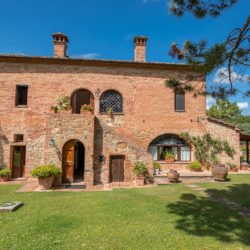 Medieval Tuscan Villa for Sale in Torrita di Siena 1