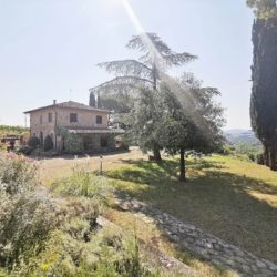 Farmhouse Requiring Restoration near San Gimignano 5