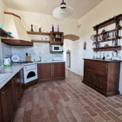 Farmhouse Requiring Restoration near San Gimignano 16