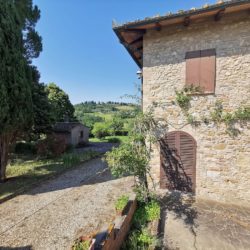 Farmhouse Requiring Restoration near San Gimignano 6