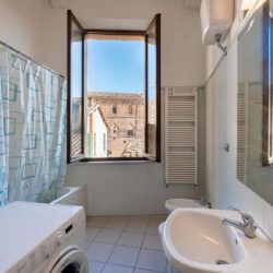 Apartment a Few Metres from Piazza del Campo, Siena 10