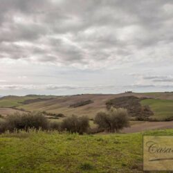 Large Val d'Orcia Property to Restore 10