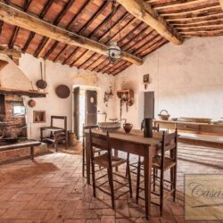 Large Val d'Orcia Property to Restore 16