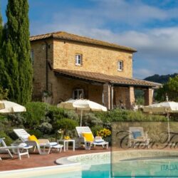 11 Bedroom Property with 15 Hectares inc. Vineyard and Olives 28
