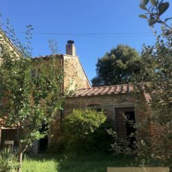 Spacious Cortona Farmhouse + Annexes To Restore 33