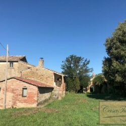 Spacious Cortona Farmhouse + Annexes To Restore 43