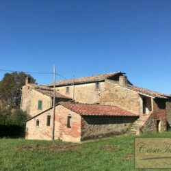 Spacious Cortona Farmhouse + Annexes To Restore 6