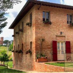 Beautiful Historic Tuscan Farm with Vineyards 12