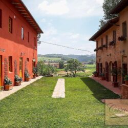 Beautiful Historic Tuscan Farm with Vineyards 22