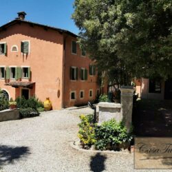 Traditional Property with Residential Annex near Lucca 2