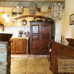 Traditional Property with Residential Annex near Lucca 32