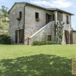 Tuscan Farmhouse with Pool and Panoramic Views 2