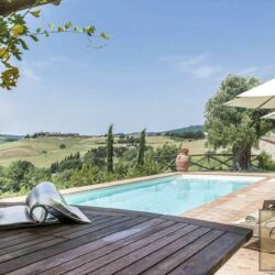 Tuscan Farmhouse with Pool and Panoramic Views 5