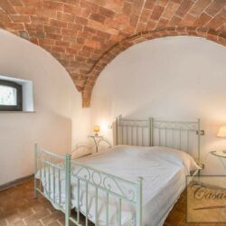 Casale with pool and vaults for sale near Sinalunga Tuscany (6)-1200