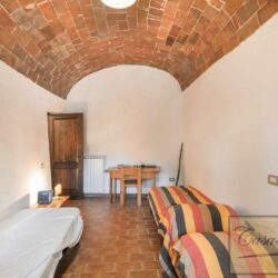 Casale with pool and vaults for sale near Sinalunga Tuscany (9)-1200
