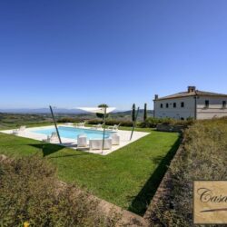 Villa for sale with pool near Montepulciano Tuscany (2)