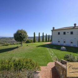 Villa for sale with pool near Montepulciano Tuscany (23)
