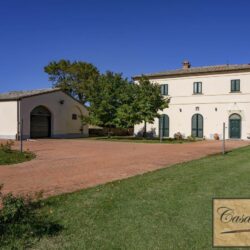 Villa for sale with pool near Montepulciano Tuscany (4)