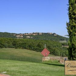 Villa for sale with pool near Montepulciano Tuscany (6)