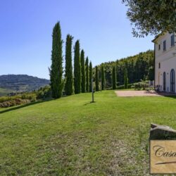Villa for sale with pool near Montepulciano Tuscany (8)