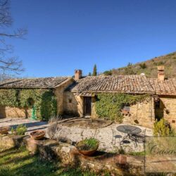 Beautiful house full of character for sale near Cortona Tuscany (18)-1200