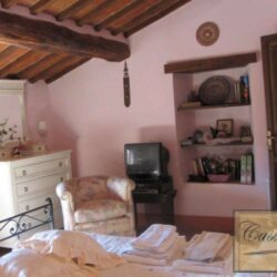House for sale with pool and land near Passignano sul Trasimeno Umbria (17)-1200