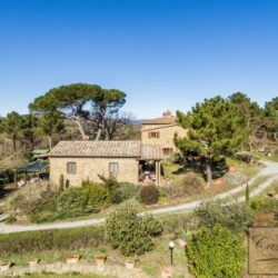 Large Farmhouse with pool for sale near Gaiole in Chianti (20)