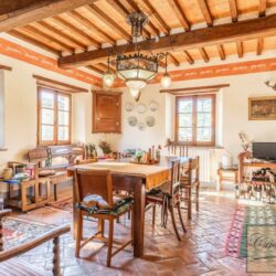 Large Farmhouse with pool for sale near Gaiole in Chianti (26)