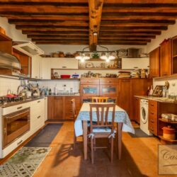 Large Farmhouse with pool for sale near Gaiole in Chianti (34)