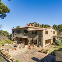 Large Farmhouse with pool for sale near Gaiole in Chianti (42)