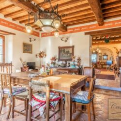 Large Farmhouse with pool for sale near Gaiole in Chianti (7)
